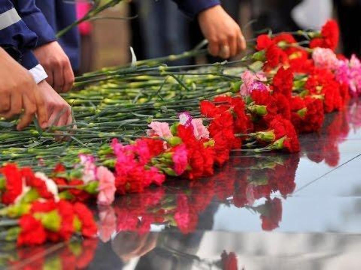 Возложение цветов в Парке имени 28 героев-панфиловцев
